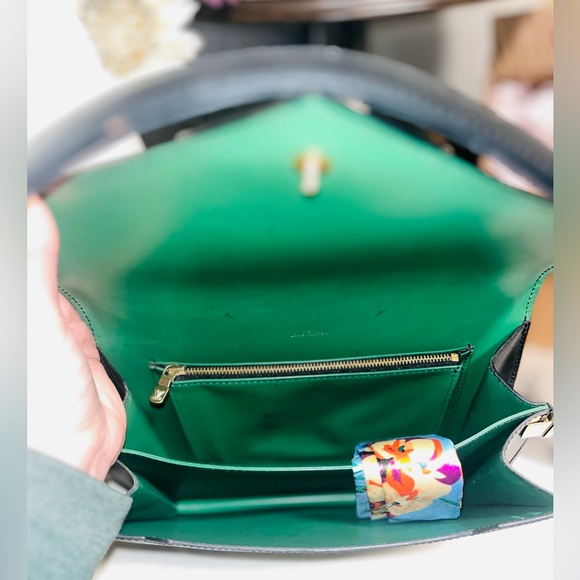 Louis Vuitton (LV) Green and Black Epi - Picture 8 of 12